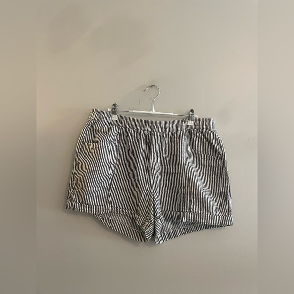 Old Navy Gray and White Striped Linen Like Shorts - Picture 1 of 4